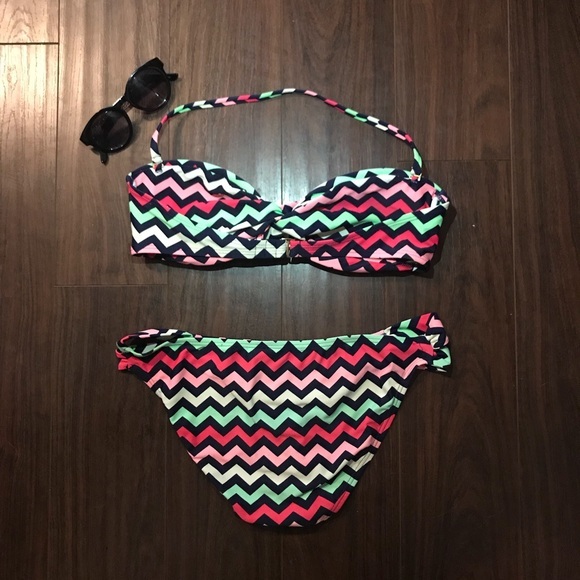 Xhilaration Chevron Bikini Set Size Large Multicolored Stripe Rainbow - Picture 3 of 5